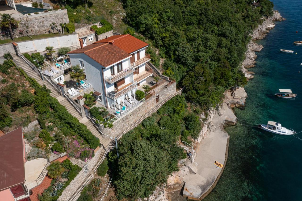 Apartment Viky Kraljevica
